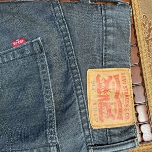 Men’s Levi 513 Low Bootcut Jean W31-L32 Almost New